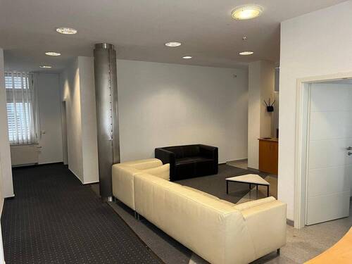 Bild 2 - 9 Zimmer Etagenwohnung zur Miete in Kröv