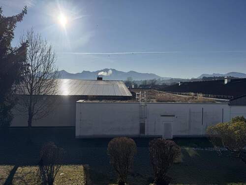 Blick auf die Chiemgauer Berge - Unverbaubarer Bergblick vom Südbalkon - 3 Zimmer Wohnung in Prien