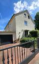 Hausansicht - Hauptstadtmakler-Dreifamilienhaus mit bezugsfreier Wohnung in Top-Lage
