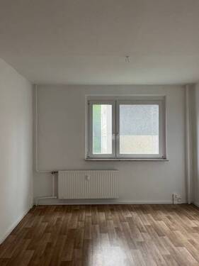 Wohnzimmer - 3 Zimmer Etagenwohnung zur Miete in Gera