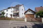 Außenansicht mit Garage - 