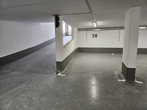 Tiefgaragenstellplatz - 