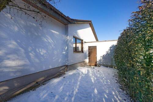 Garten & Zugang zur Garage - 