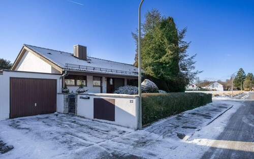 Hausansicht - Einfamilienhaus mit 200,50 m&sup2; in Gauting zum Kaufen