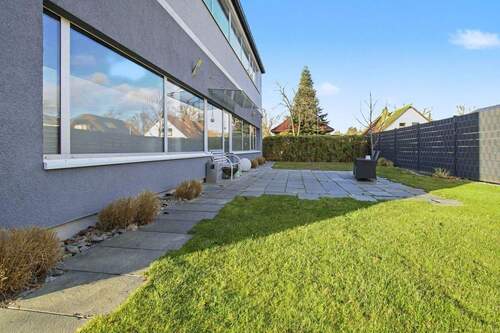 Garten mit Terrasse - 