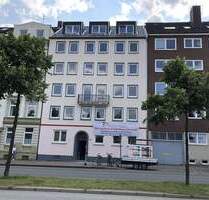 Kiel - Wilhelmplatz: Freie, modernisierte 3 Zimmer Eigentumswohnung mit 3 Balkonen im 2.0G