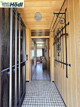 Eingangsbereich / Flur - 4 Zimmer Reihenmittelhaus zum Kaufen in Reutlingen
