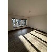 Ruhige 4-Zimmer Wohnung mit 1,5 Bädern + 360grad Balkon - Saarbrücken Brebach-Fechingen