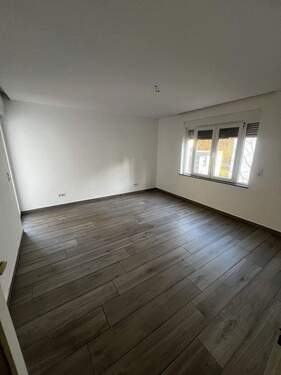 Schlafzimmer - 4 Zimmer Etagenwohnung in Saarbrücken