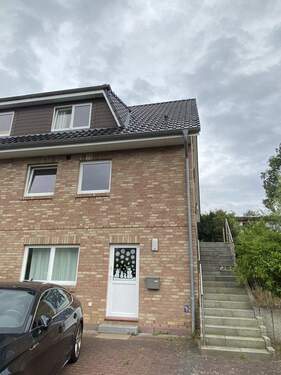 Haus Vorderansicht - 6 Zimmer Mehrfamilienhaus, Wohnhaus in Hamburg-Eißendorf