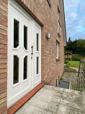 Hauseingangsbereich - Mehrfamilienhaus, Wohnhaus mit 160,00 m&sup2; in Hamburg-Eißendorf zur Miete