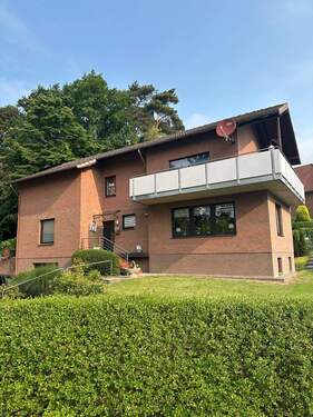 Straßenansicht - 6 Zimmer Mehrfamilienhaus, Wohnhaus in Dollern