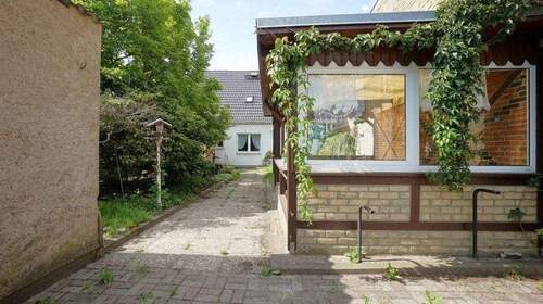 Weg vom Hof zum Haus - 