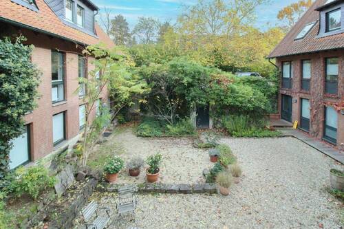 Einladender Innenhof mit großzügiger Ruhe- und Aufenthaltsfläche (2) - Büro zum Kaufen in Krefeld