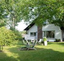 Architektenhaus mit Galerie auf großzügigem Grundstück in ruhiger Lage von Mölln