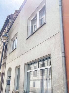 IMG_3713.jpeg - Top Lage: Zentral und dennoch ruhig – Einfamilienhaus mit Einliegerwohnung, Balkon & Innenhof