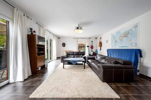 3 - 5 Zimmer Einfamilienhaus in Falkensee