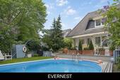 Gebäudeansicht - Familienidylle mit Südgarten und Swimming Pool in Potsdam-Eiche