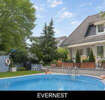 Doppelhaushälfte in Potsdam Eiche - Familienidylle mit Südgarten und Swimming Pool