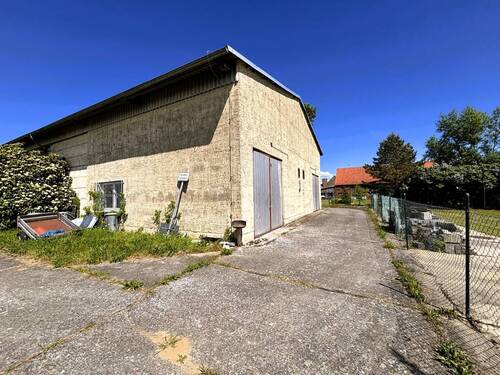 Ansicht Hofseite mit 2 Toren - 