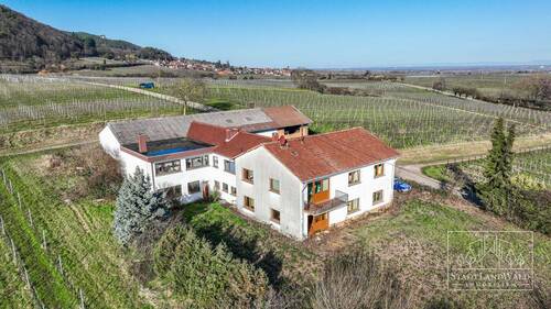 Luftbild auf Haus und Balkon - 