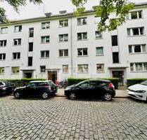 Köln, Lindenthal, Sülz: Mehrfamilienhaus mit Praxisräumen, Hinterhof, Garagen und KFZ-Stellplätzen!
