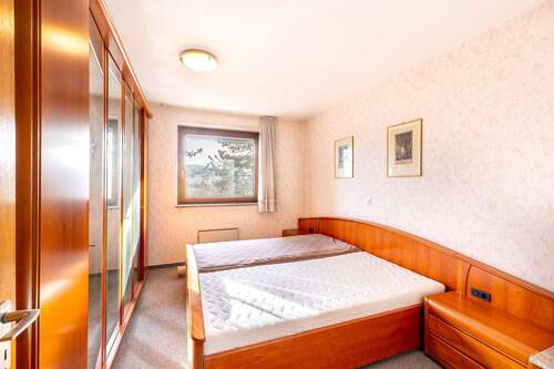 Schlafzimmer - 3 Zimmer Etagenwohnung zum Kaufen in Weinstadt