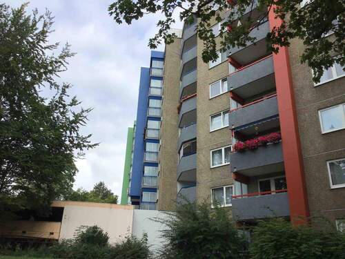 Hausansicht - Tolle 3-Zimmerwohnung sucht neue Bewohner!