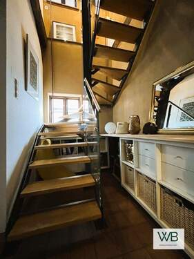 Treppenaufgang - Seltenes Fachwerkjuwel mit Einzeldenkmalschutz stilvoll modernisiert in bester Lage von Fallersleben