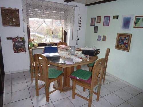 Bild 2 - 7 Zimmer Einfamilienhaus zum Kaufen in Scheinfeld