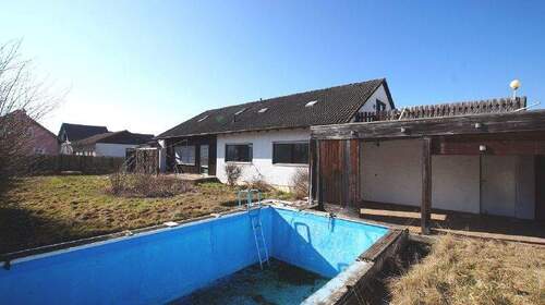 Ansicht - 7 Zimmer Einfamilienhaus zum Kaufen in Geiselhöring