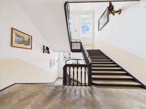 Historisches Treppenhaus - Büro in Ebersberg zur Miete