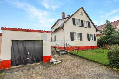 Seitenansicht - Freistehendes und familienfreundliches Wohnhaus mit Garage in beliebter Lage von Rottweil-Göllsdorf!