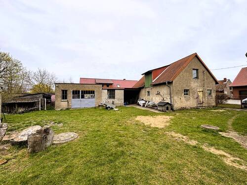 Blick auf Nebengebäude - 