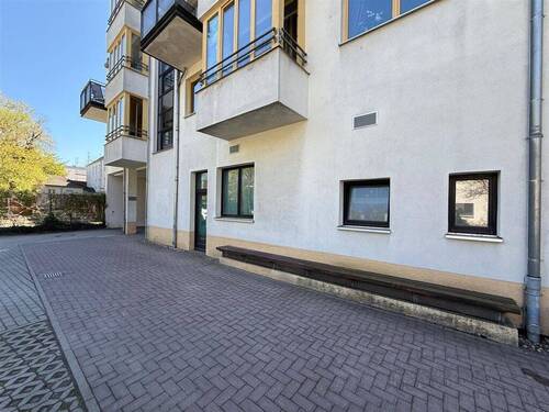 Zugang über Hinterhof - 