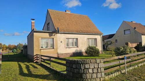 Ansicht Ecke.jpg - 6 Zimmer Einfamilienhaus in Crinitz