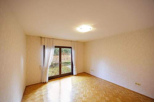 Schlafzimmer - 7 Zimmer Einfamilienhaus in Oberstenfeld