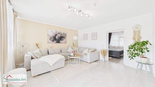 Wohnzimmer - 9 Zimmer Einfamilienhaus zum Kaufen in Mettlach-Tünsdorf