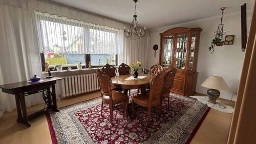 Esszimmer möbliert - 