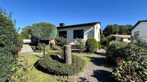 Außenansicht - 5 Zimmer Einfamilienhaus in Dettmannsdorf