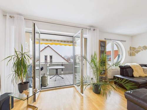 Blick zum Balkon - 