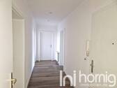 Flur - 2-Raum-Wohnung m. großem Balkon in zentraler Lage