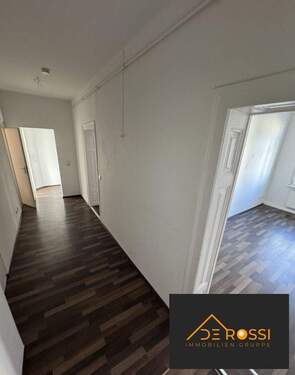 Flur - Etagenwohnung mit 85,00 m² in Nürnberg zur Miete