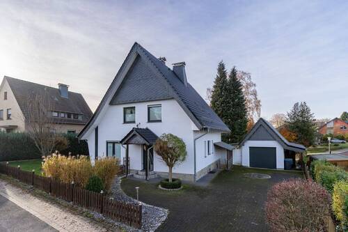 Außenaufnahme - 5 Zimmer Einfamilienhaus zum Kaufen in Kalletal