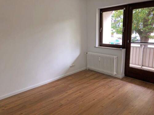 Schlafzimmer mit Balkon - 