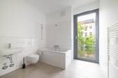 Badezimmer - Etagenwohnung mit 100,00 m&sup2; in Berlin zum Kaufen