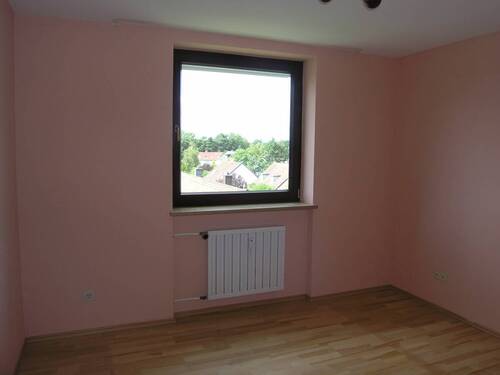 Kinder- bzw. Arbeitszimmer - 