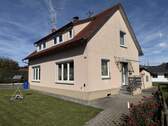Hausansicht - Erfüllen Sie Ihren Traum vom Landleben!