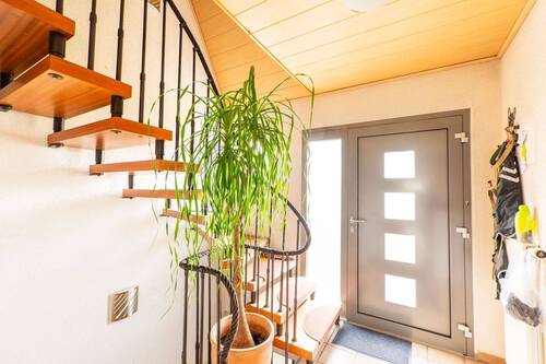 Treppenhaus - 6 Zimmer Einfamilienhaus in Bietigheim-Bissingen