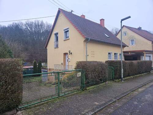 Freistehendes Einfamilienhaus - 